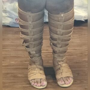 Knee-High Strappy Gladiator Sandals in Tan
